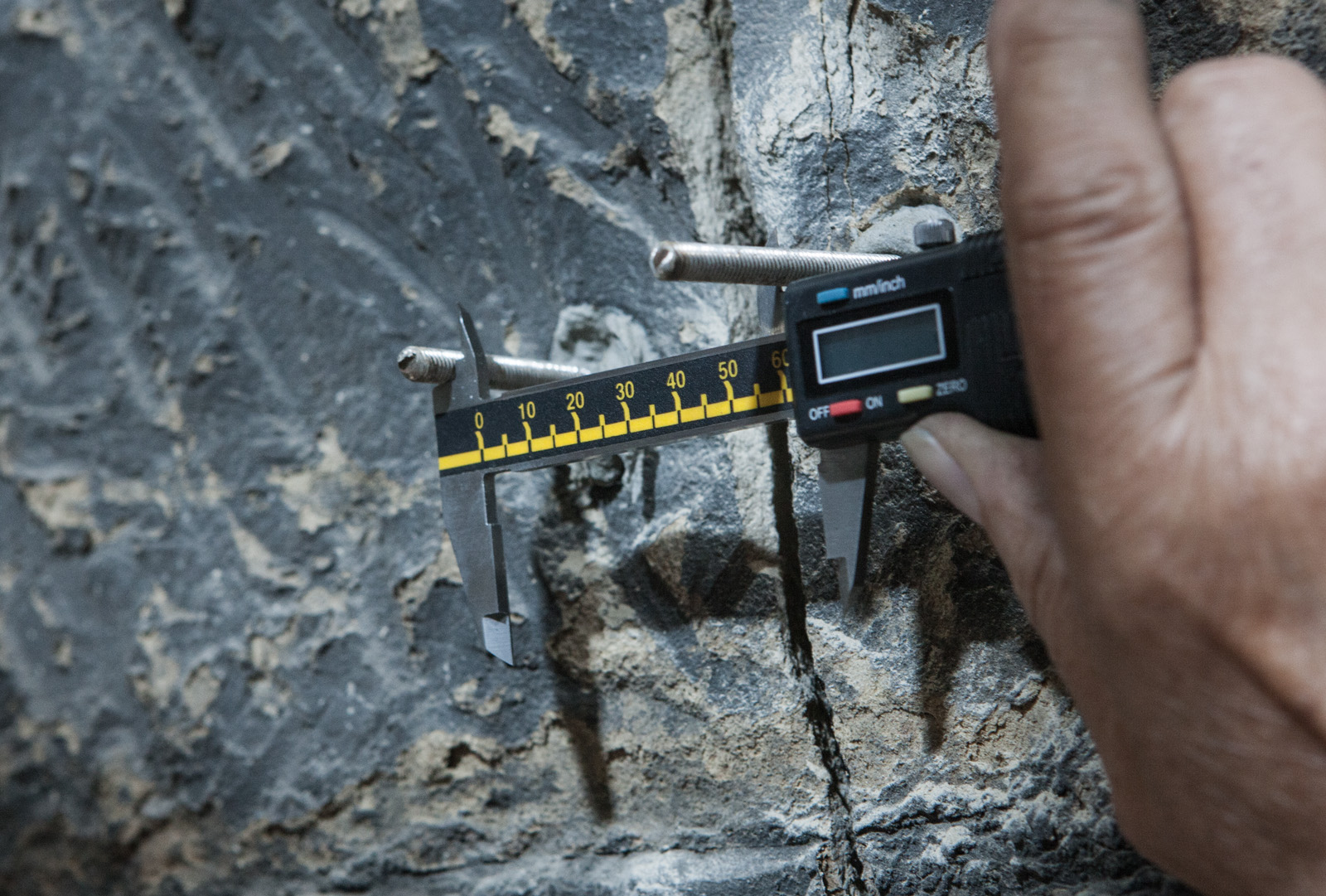 measuring crack extension with a micrometer